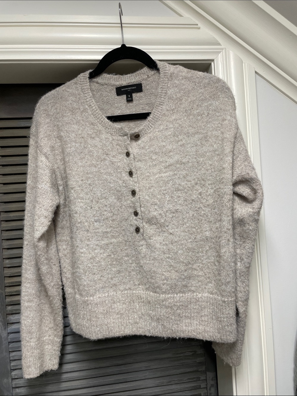 Banana Republic Women's Wool Lightweight Henley Crew Sweater in Oatmeal